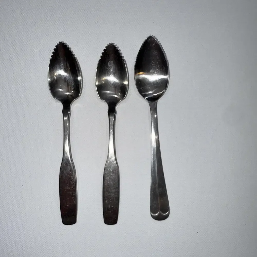 Vtg Oneida‎ Community Stainless Patrick Henry Grapefruit Spoons 3 Serrated Edge